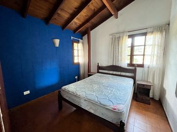 Departamento tipo duplex en venta en Pinamar  con cochera