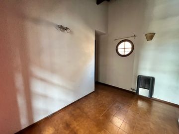 Departamento tipo duplex en venta en Pinamar  con cochera