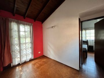 Departamento tipo duplex en venta en Pinamar  con cochera