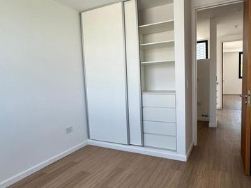 Casa en  venta La Calandria 3 dormitorios 3 baños con patrio frente espacio verde