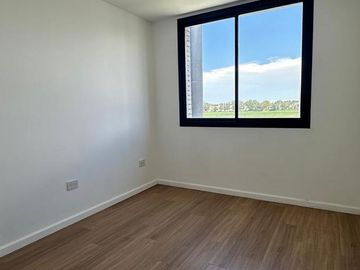 Casa en  venta La Calandria 3 dormitorios 3 baños con patrio frente espacio verde