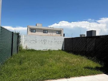 Casa en  venta La Calandria 3 dormitorios 3 baños con patrio frente espacio verde