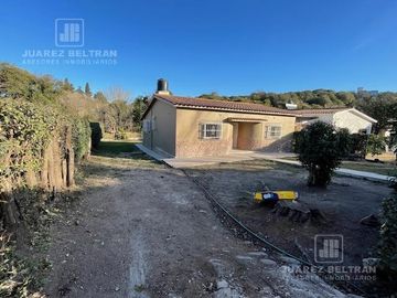 Casa en venta 2 dormitorios - Unquillo - Azopardo 417.