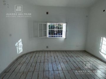 Casa en venta 2 dormitorios - Unquillo - Azopardo 417.