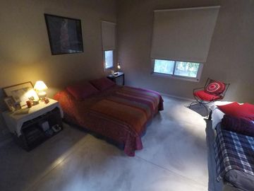 Venta casa en el cortijo. Excelente lote y unica por diseño y calidad constructiva. 3 habitaciones baño en suite vestidor. Parque Parrilla