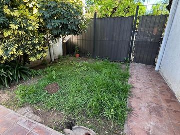 Venta de Casa tres ambientes en Muñiz
