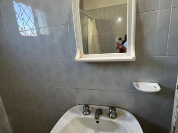 Venta de Casa tres ambientes en Muñiz
