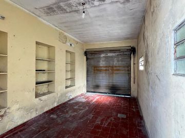 Venta de Casa tres ambientes en Muñiz