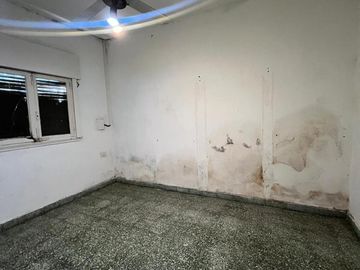 Venta de Casa tres ambientes en Muñiz