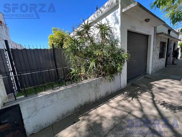 Venta de Casa tres ambientes en Muñiz