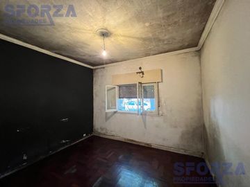 Venta de Casa tres ambientes en Muñiz