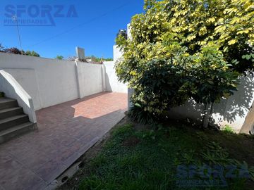 Venta de Casa tres ambientes en Muñiz