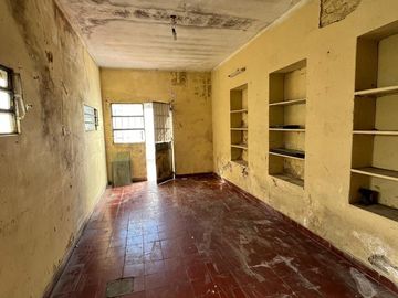 Venta de Casa tres ambientes en Muñiz