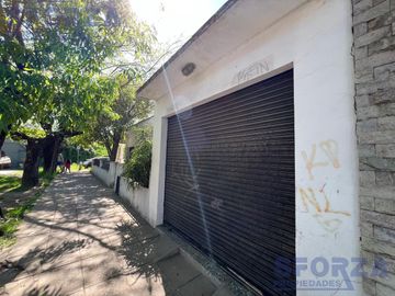 Venta de Casa tres ambientes en Muñiz