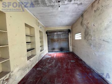 Venta de Casa tres ambientes en Muñiz