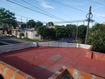 Casa en venta - 2 Dormitorios 1 Baño - 100Mts2 - Berazategui