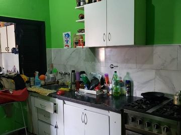 Casa en venta - 2 Dormitorios 1 Baño - 100Mts2 - Berazategui