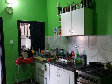 Casa en venta - 2 Dormitorios 1 Baño - 100Mts2 - Berazategui