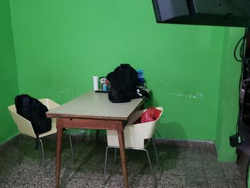 Casa en venta - 2 Dormitorios 1 Baño - 100Mts2 - Berazategui