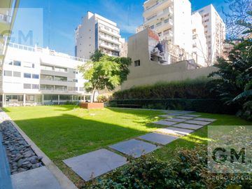 ALQUILER  2 AMBIENTES  LUMINOSO, FULL AMENITIES,  AMOBLADO CON COCHERA - PISO ALTO