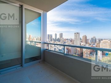 ALQUILER  2 AMBIENTES  LUMINOSO, FULL AMENITIES,  AMOBLADO CON COCHERA - PISO ALTO