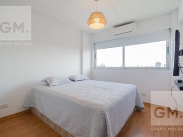 ALQUILER  2 AMBIENTES  LUMINOSO, FULL AMENITIES,  AMOBLADO CON COCHERA - PISO ALTO