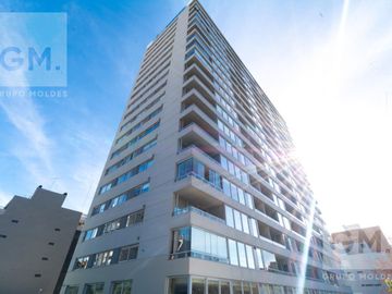ALQUILER  2 AMBIENTES  LUMINOSO, FULL AMENITIES,  AMOBLADO CON COCHERA - PISO ALTO
