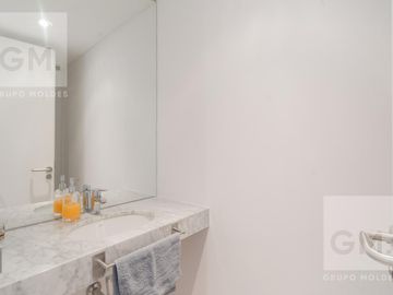 ALQUILER  2 AMBIENTES  LUMINOSO, FULL AMENITIES,  AMOBLADO CON COCHERA - PISO ALTO