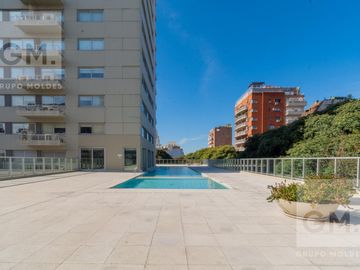 ALQUILER  2 AMBIENTES  LUMINOSO, FULL AMENITIES,  AMOBLADO CON COCHERA - PISO ALTO
