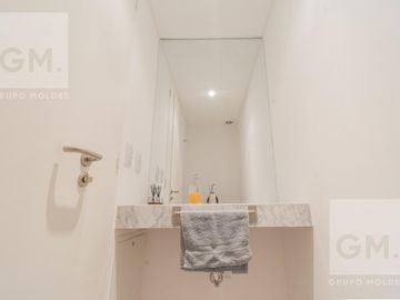 ALQUILER  2 AMBIENTES  LUMINOSO, FULL AMENITIES,  AMOBLADO CON COCHERA - PISO ALTO