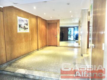 DEPARTAMENTO DOS AMBIENTES DETALL. CATEG. AMPLIO, INTERNO LUMINOSO - OPORTUNIDAD!