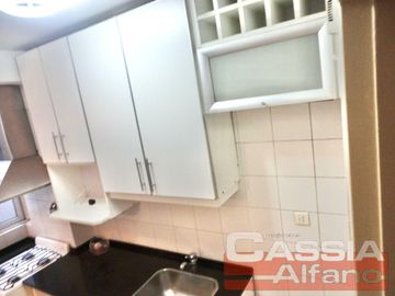 DEPARTAMENTO DOS AMBIENTES DETALL. CATEG. AMPLIO, INTERNO LUMINOSO - OPORTUNIDAD!