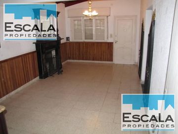 CASA CON JARDIN COCHERA QUINCHO GAS NATURAL