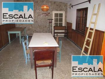 CASA CON JARDIN COCHERA QUINCHO GAS NATURAL