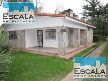 CASA CON JARDIN COCHERA QUINCHO GAS NATURAL