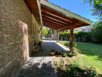 Casa quinta en venta - Los Ñanduces - Ingeniero Maschwitz - Escobar - 4 ambientes - 3 dormitorios - Suite - Pileta