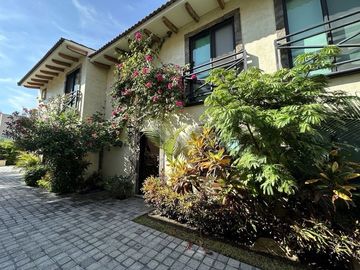 VENTA HERMOSA CASA  CON TERRAZA PRIVA EN  CONDOMINIO ARBOLADA YAUTEPEC , MORELOS