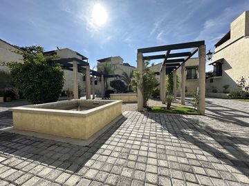 VENTA HERMOSA CASA  CON TERRAZA PRIVA EN  CONDOMINIO ARBOLADA YAUTEPEC , MORELOS