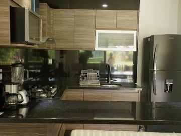 VENTA HERMOSA CASA  CON TERRAZA PRIVA EN  CONDOMINIO ARBOLADA YAUTEPEC , MORELOS