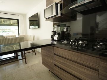 VENTA HERMOSA CASA  CON TERRAZA PRIVA EN  CONDOMINIO ARBOLADA YAUTEPEC , MORELOS