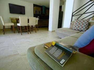 VENTA HERMOSA CASA  CON TERRAZA PRIVA EN  CONDOMINIO ARBOLADA YAUTEPEC , MORELOS