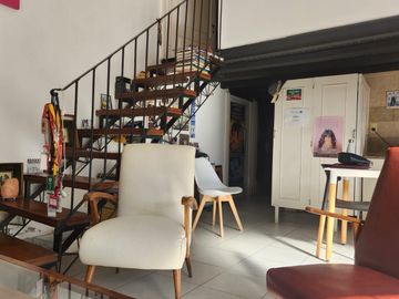 PH con local y departamento en venta en Boedo!