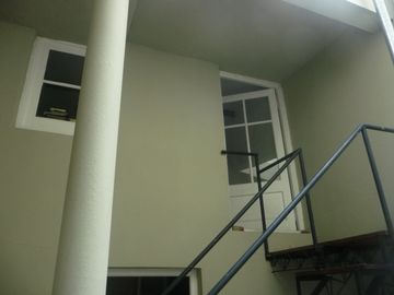 PH con local y departamento en venta en Boedo!