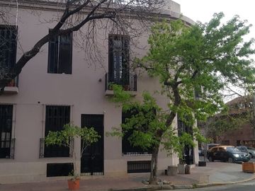 PH con local y departamento en venta en Boedo!