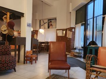 PH con local y departamento en venta en Boedo!
