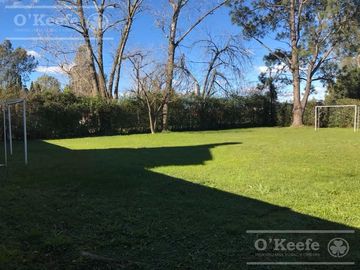 Casa en  venta -Abasto, La Plata 1000 m2 con escritura