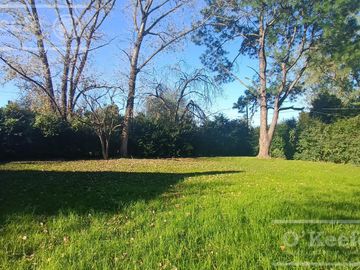 Casa en  venta -Abasto, La Plata 1000 m2 con escritura