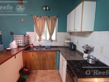 Casa en  venta -Abasto, La Plata 1000 m2 con escritura