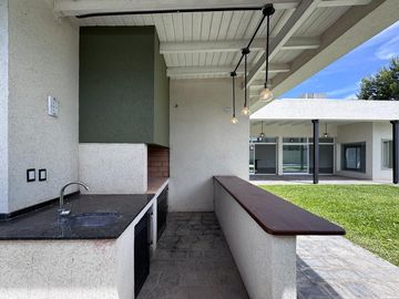VENTA - Casa 3 dormitorios, piscina y galería. Cantegril, Funes,
