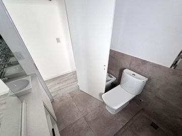 VENTA - Casa 3 dormitorios, piscina y galería. Cantegril, Funes,